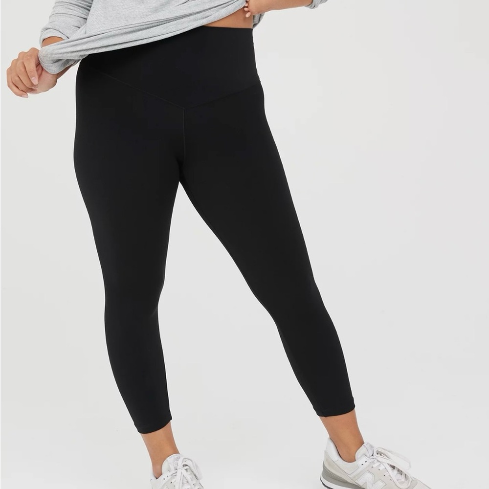 American Eagle Offline high waisted leggings! Black, size medium!